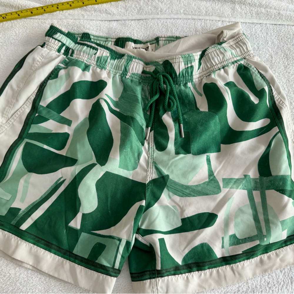 Venroy Leafy Green and Cream Women's Cargo Shorts